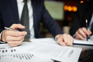 Structurer une ingénierie financière sur mesure avec ALAN APPRIOU COURTAGE